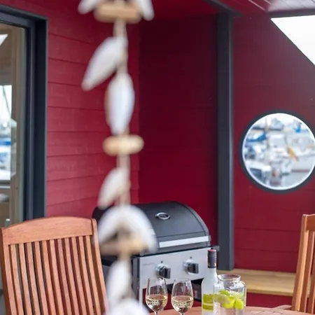 Hausboot Kaddi's Sunflower - Huus & Hotel en barco