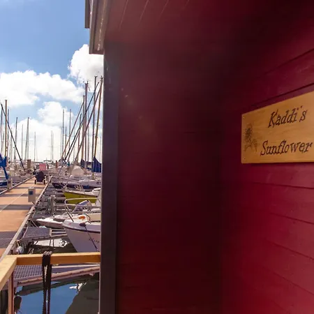 Botel Hausboot Kaddi's Sunflower - Huus & Grossenbrode
