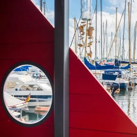 Hotel en barco Hausboot Kaddi's Sunflower - Huus &